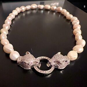 Fresh water pearl necklace with Jaguar clasps